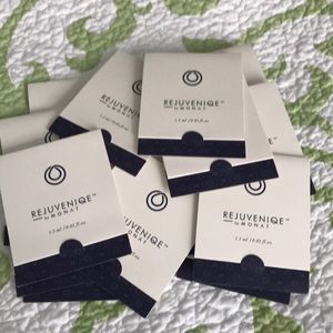 Monat REJUVENIQE ® Oil Intensive Samples -21